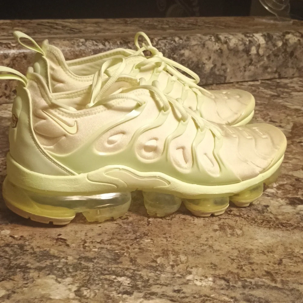Nike Air VaporMax Plus Highlighter Yellow Sunset Women's D13023-700 Size 9.5 - Picture 7 of 10